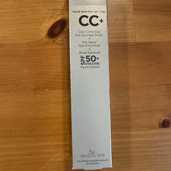It Cosmetics Your Skin But Better CC+ in Fair Light - Picture 2 of 3